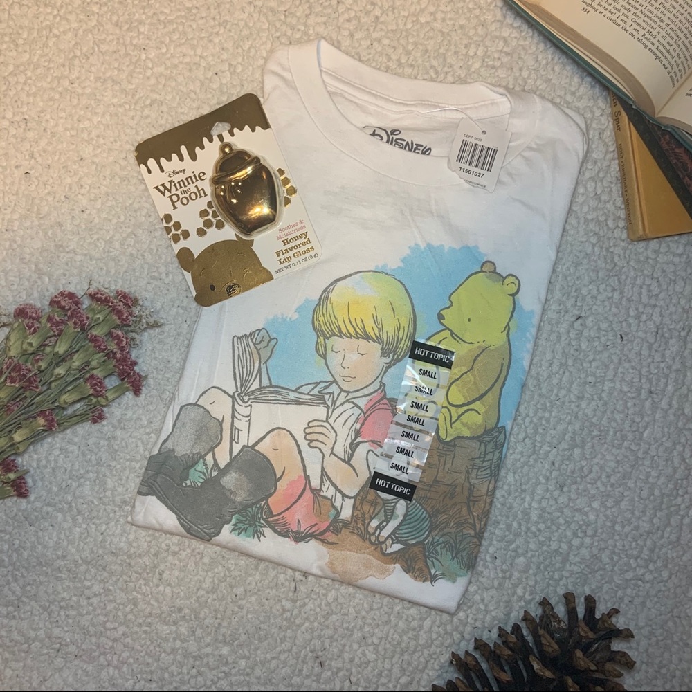 NWT Hot Topic Winnie The Pooh T-Shirt